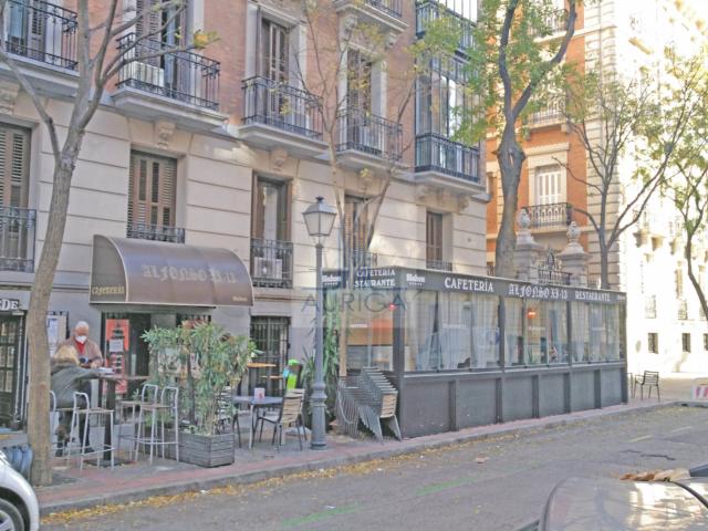 Local Jeronimos. Restaurante en rent