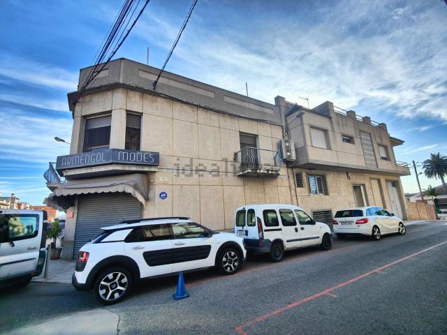 Local, L&apos Aldea