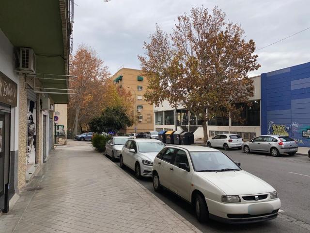 Local, La Cruz, Granada