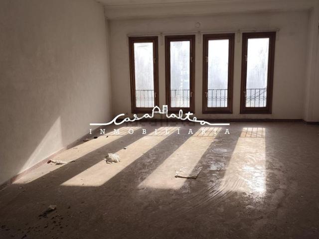 Local, La Nucia