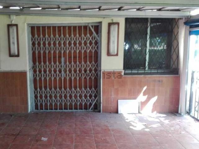 Local, La Pineda