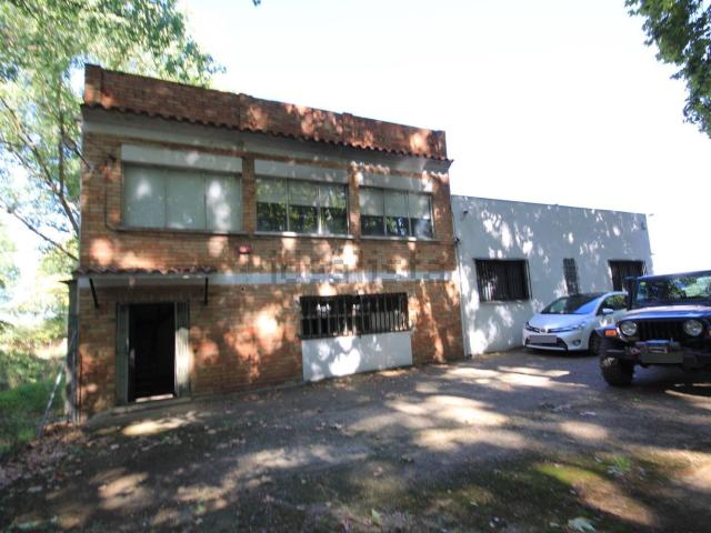 Local, La Roca del Vallès