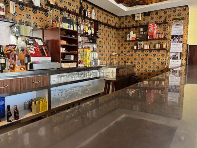 Local, Lezo