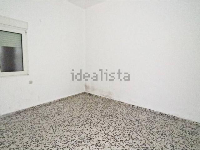 Local, Linares