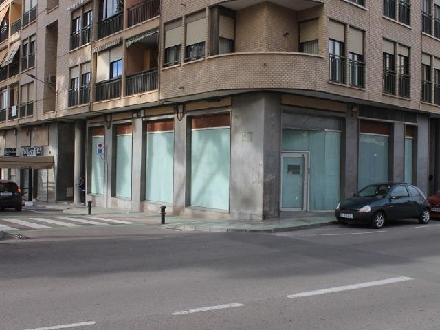 LOCAL LISTO PARA FUNCIONAMIENTO EN ESQUINA