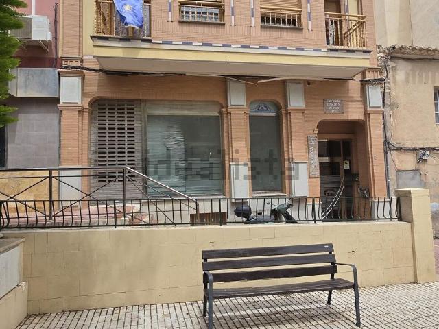 Local, Lorca