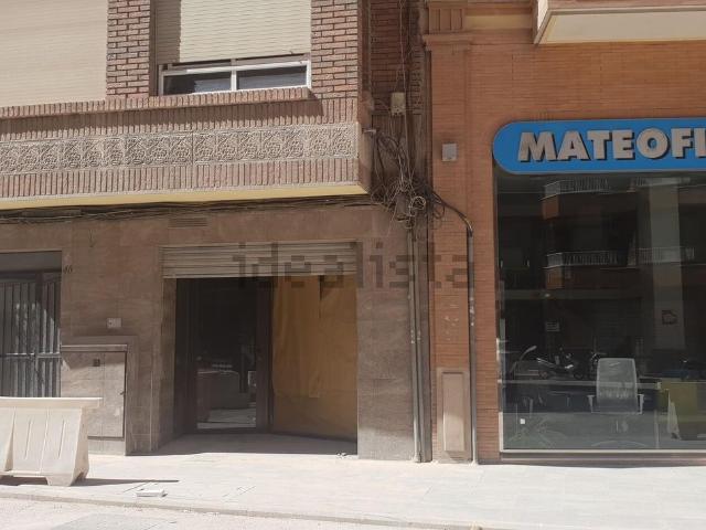 Local, Lorca