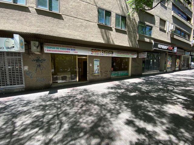 Local, Los Pajaritos, Granada