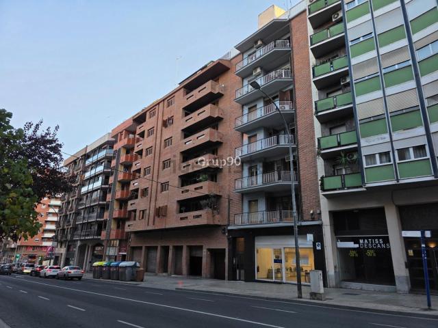 Local, Lleida