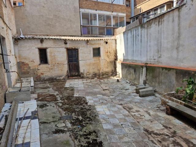 Local, Lleida