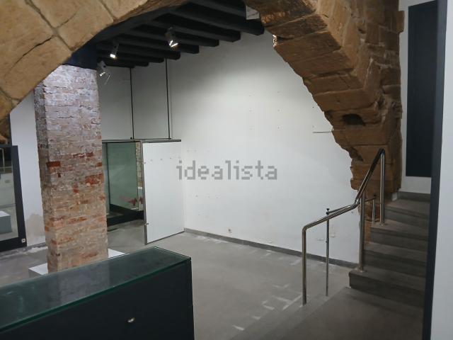 Local, Lleida