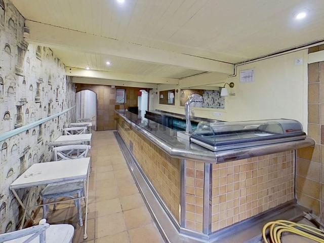Local, Manresa