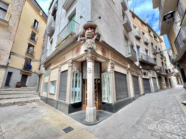 Local, Manresa