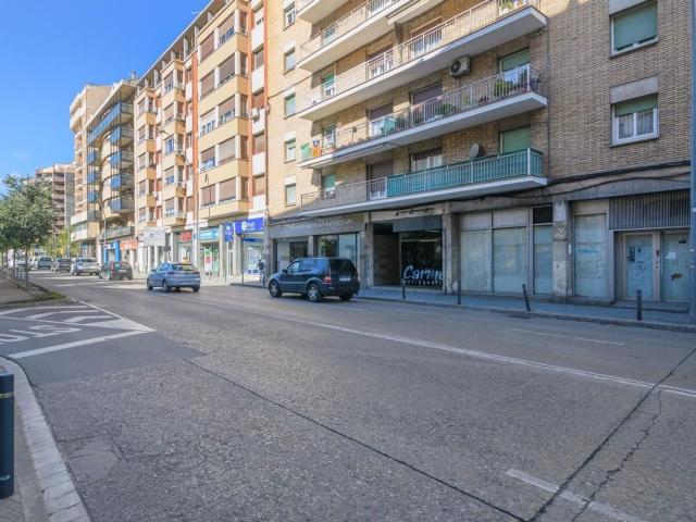 Local, Manresa