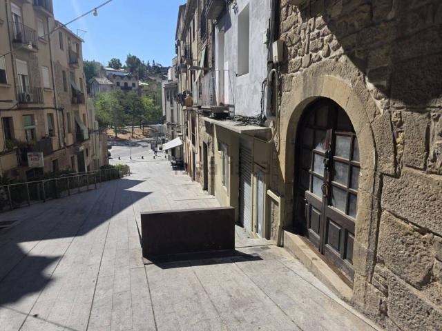 Local, Manresa