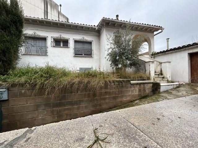 Local, Manresa