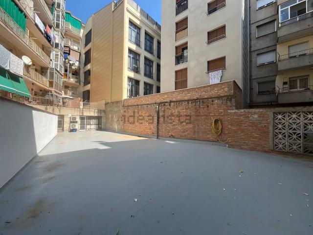 Local, Manresa