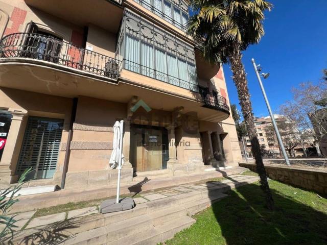 Local, Manresa