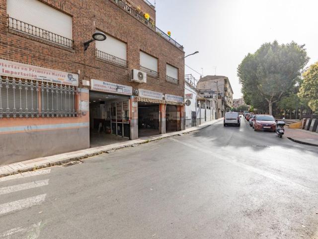 Local, Maracena