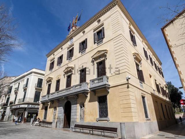 Local, Mataró