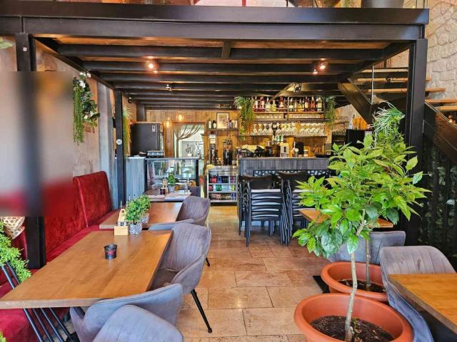 Local, Mijas