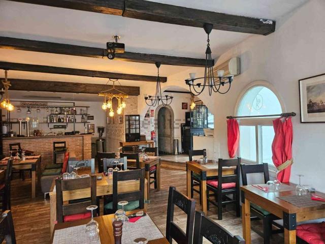 Local, Mijas