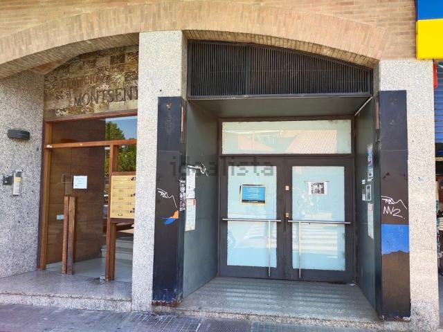Local, Montcada i Reixac