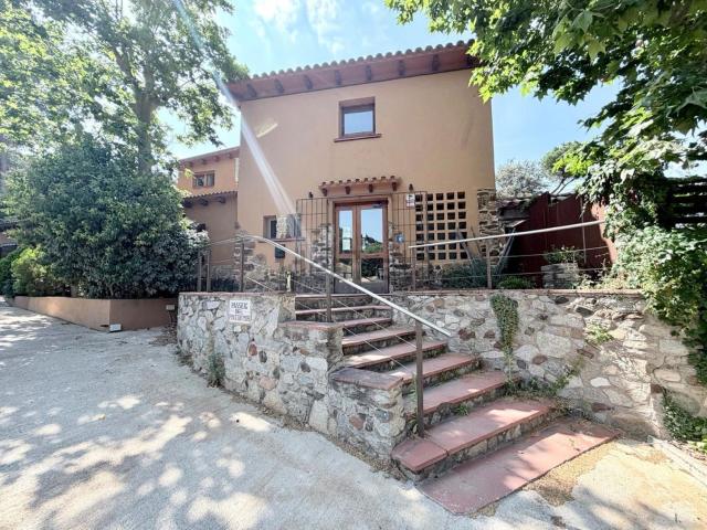 Local, Montornès del Vallès