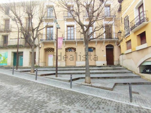 Local, Monzon