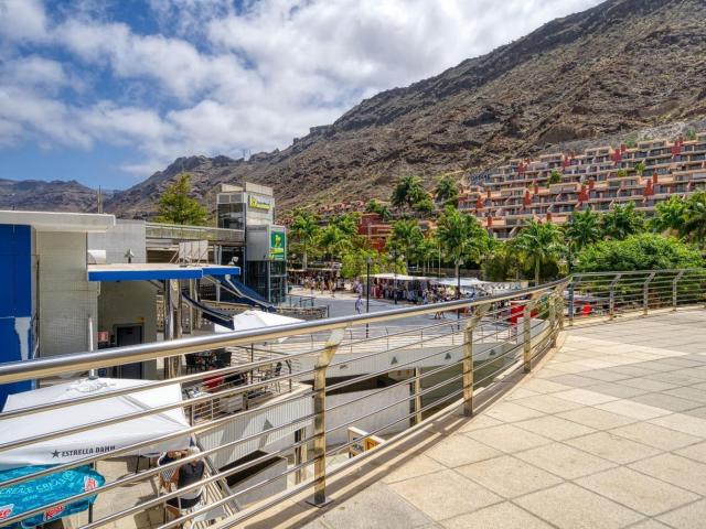 Local, Mogán