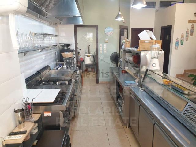 Local, Moraira