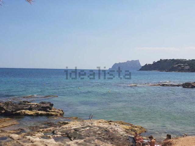 Local, Moraira