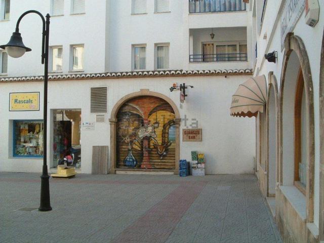 Local, Moraira