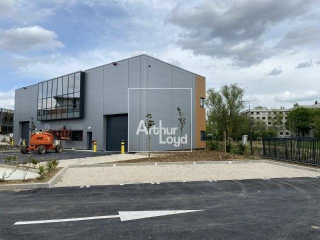Local neuf à louer Grigny Proche A6 et RER D