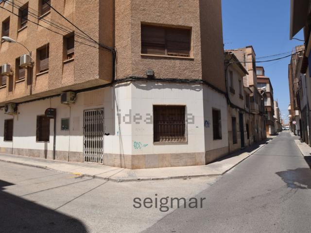 Local, Novelda