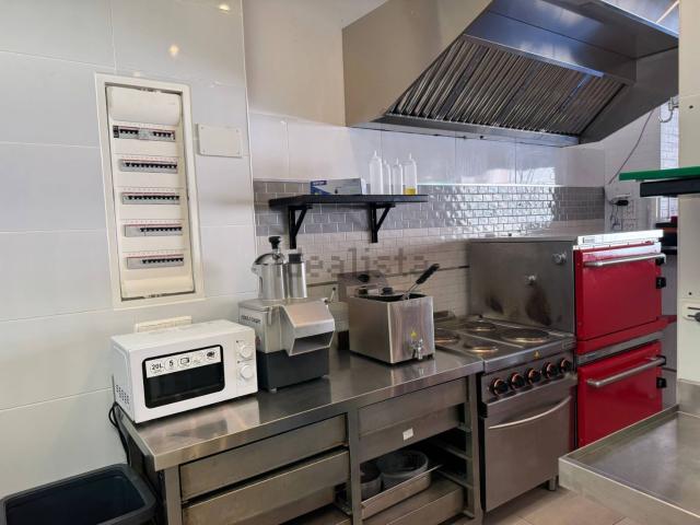Local, Nueva Andalucía, Marbella