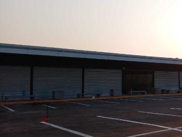 Local o Casa comercial en Arriendo en Colina 2 baños