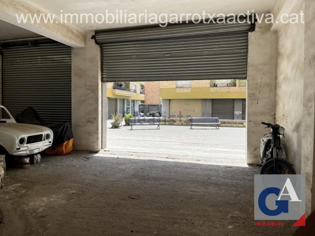 Local, Olot