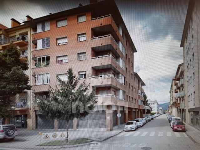 Local, Olot