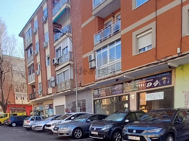 Local, Parla