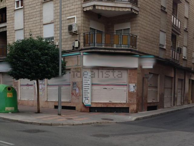 Local, Petrer