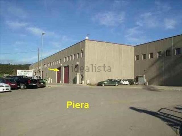 Local, Piera