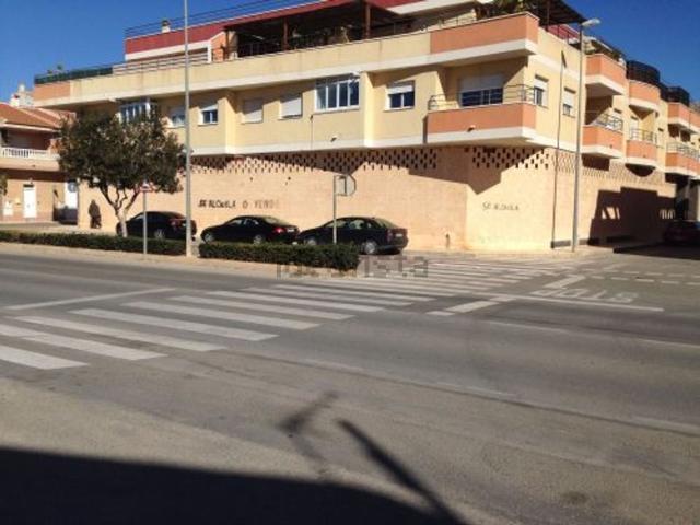Local, Pilar de la Horadada