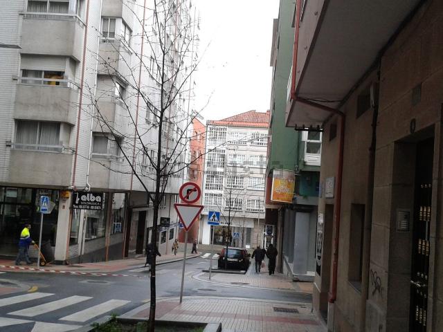 Local, Pontevedra