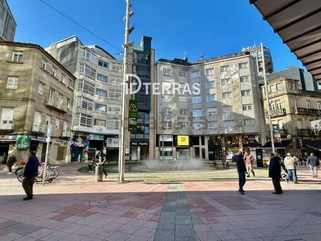 Local, Pontevedra