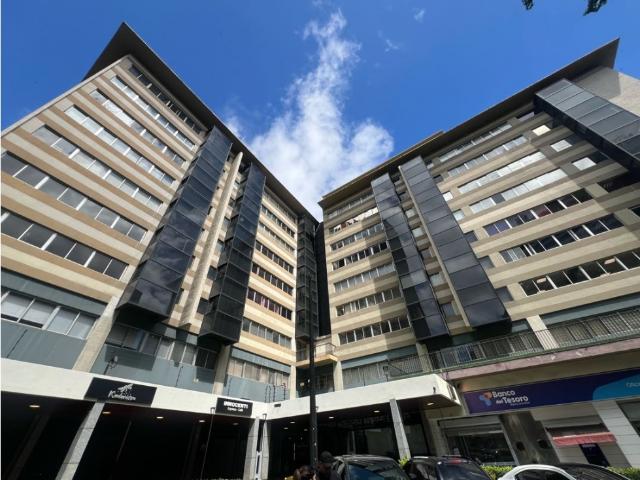 Local plaza La Castellana alquiler 97m2 opción dividirlo en 2 locales