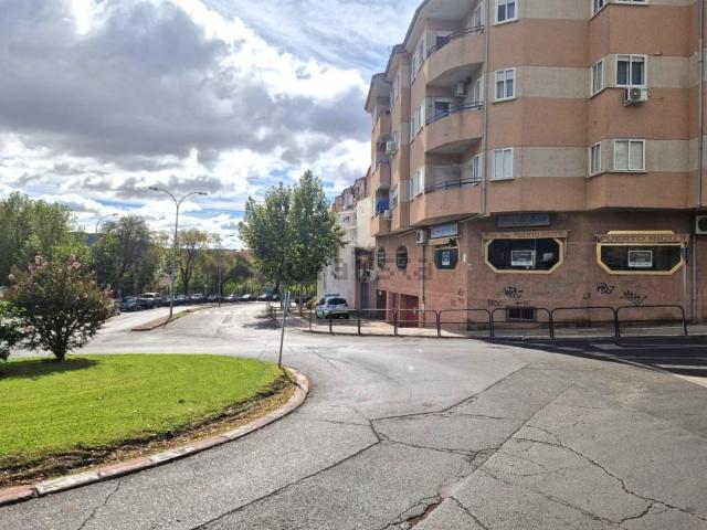Local, Plasencia