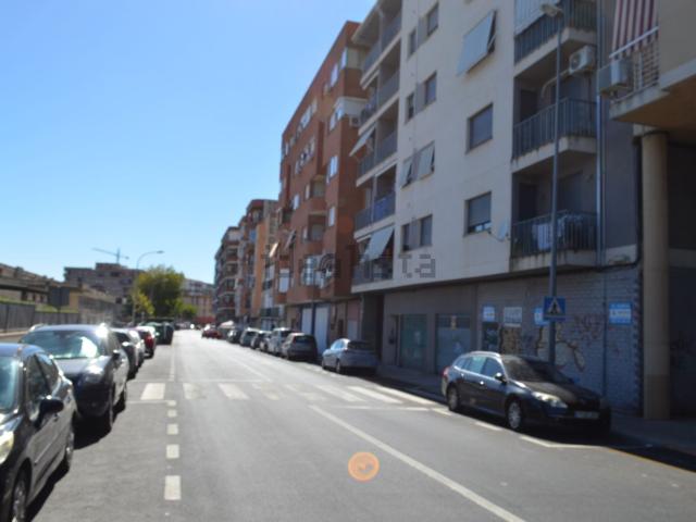 Local, Plasencia