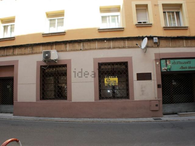 Local, Plasencia