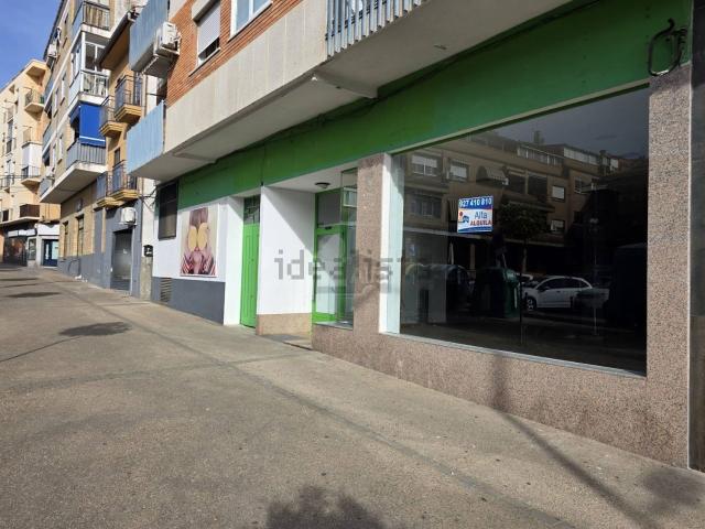 Local, Plasencia